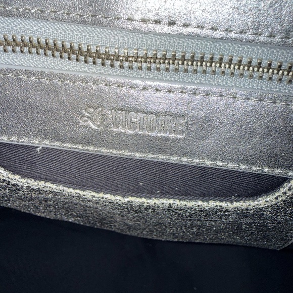 ?? HOST PICK ??  La Victoire Silver tote main image 8